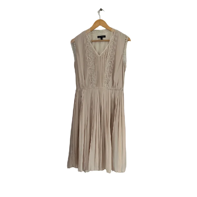Banana Republic Beige Lace Pleated Sleeveless Knee-length Dress | Gently Used | Tunics Cozy soft
