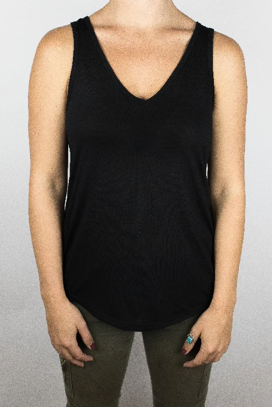 The Women's Flint V-Neck Tank in Black seamless tank top