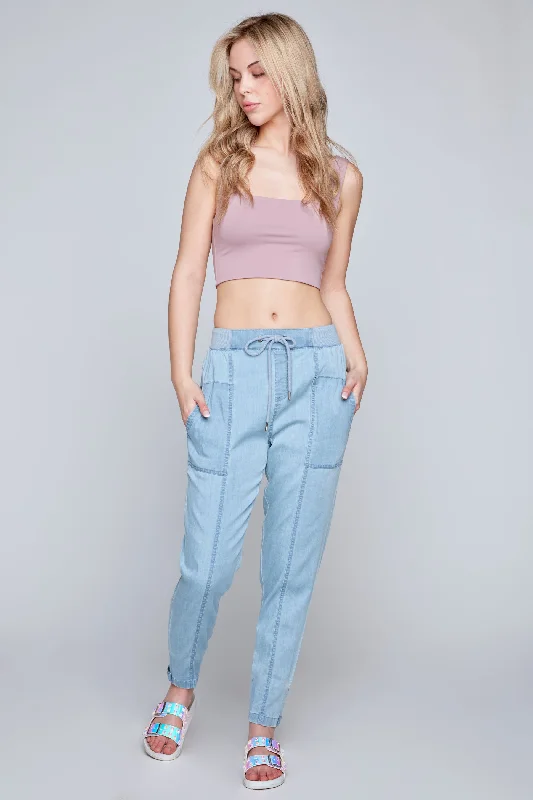 ANDIE - High Rise Lightweight Pull-On Pant - Light Blue Bleach Lyocell Denim Chic Slim Fit Pants