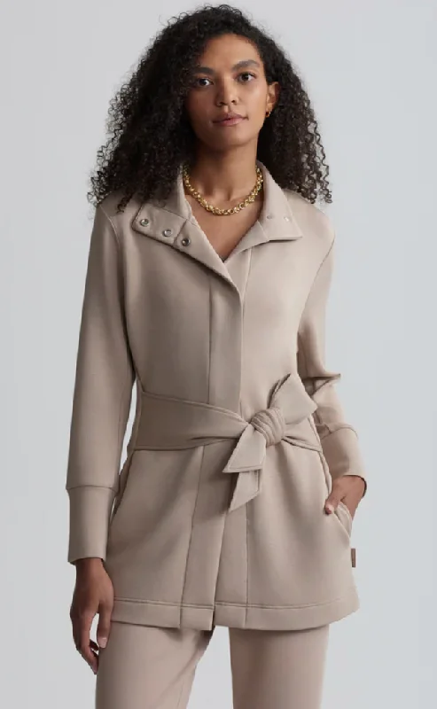 Varley Anset Jacket Front Pockets Side Pockets Patch Pockets